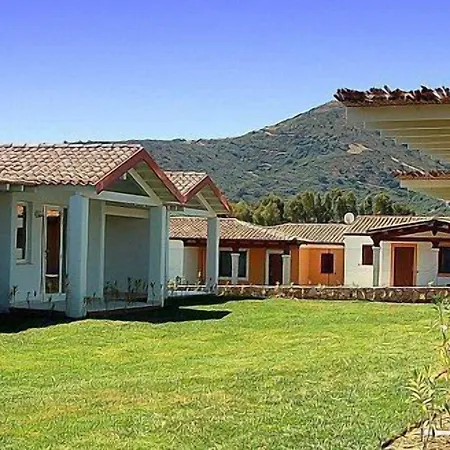 Hotel Budoni Beach 3* بودوني