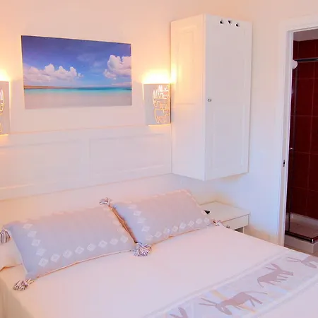 Hotel Budoni Beach فندق 3*