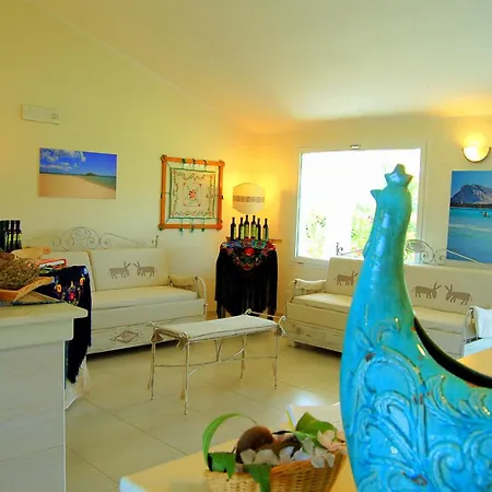 Hotel Budoni Beach 3* بودوني