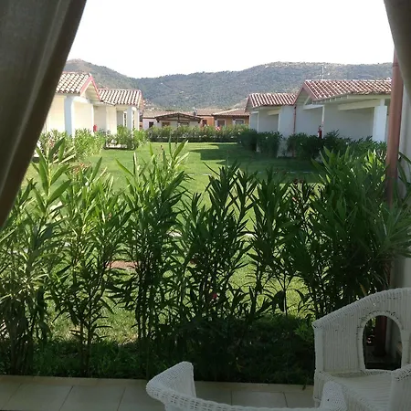 Hotel Budoni Beach מלון